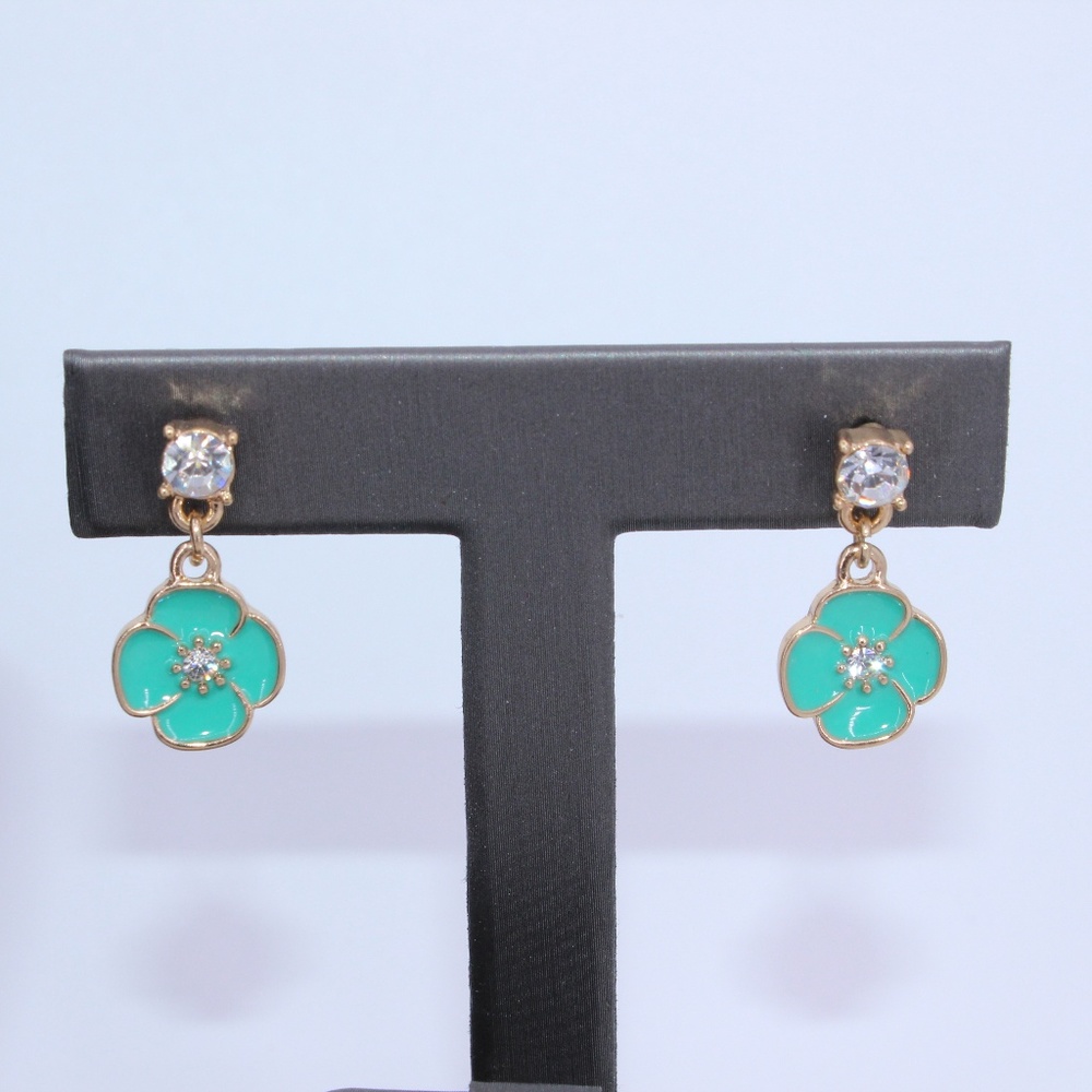 🌟 Turquoise Flower Dangling Earrings